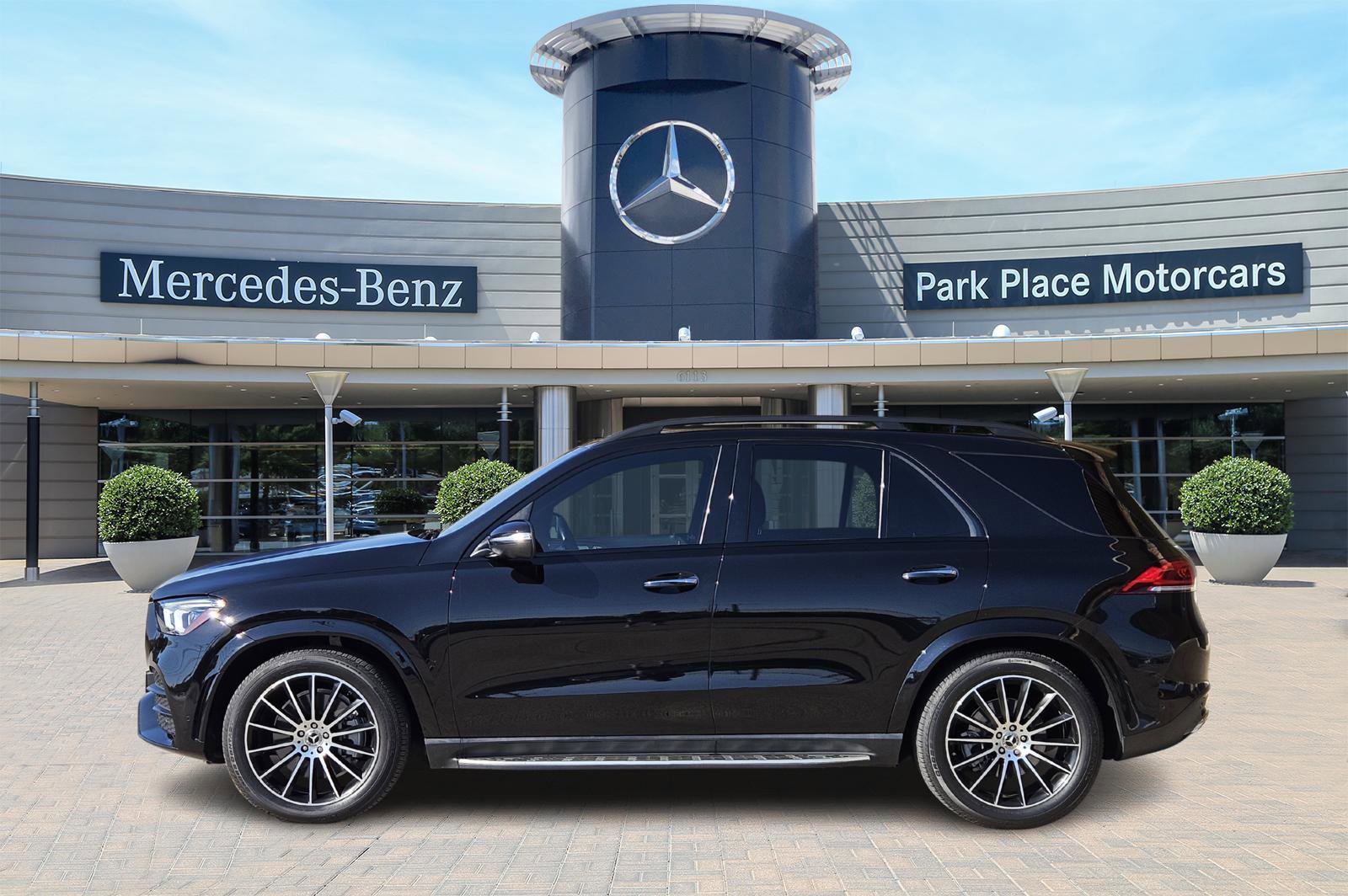 Certified 2023 Mercedes-Benz GLE 450 4MATIC image 3