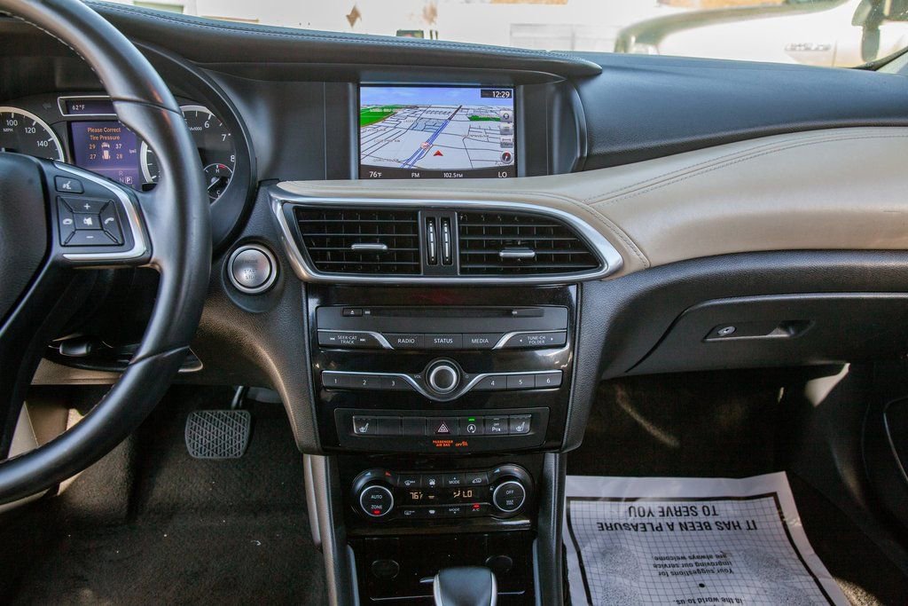 Used 2018 INFINITI QX30 Premium w/ Navigation Package image 15
