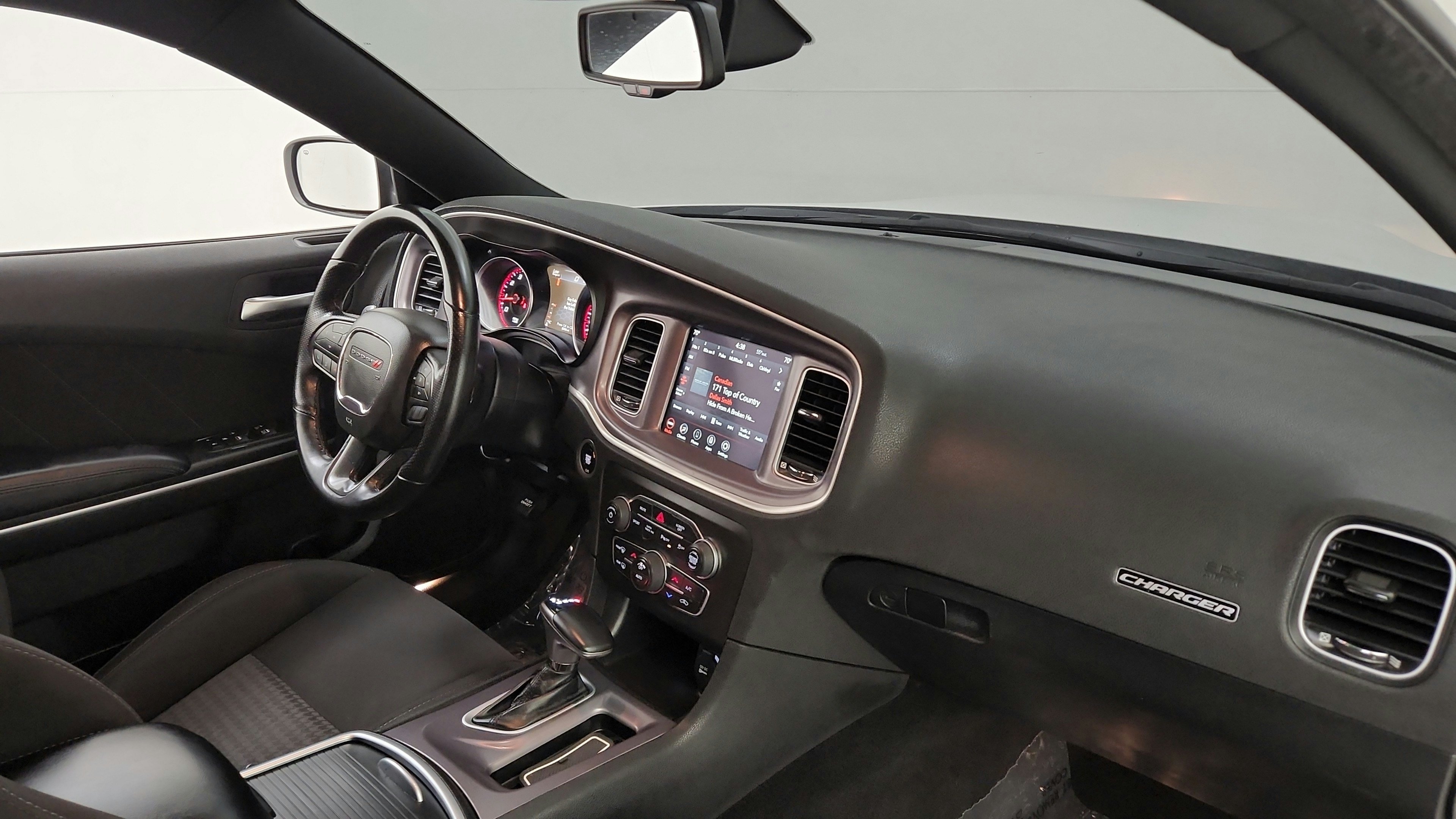 Used 2022 Dodge Charger R/T RWD image 31