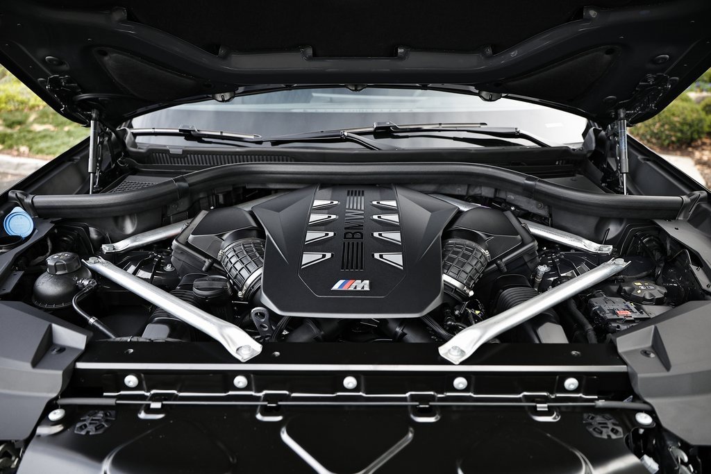 New 2026 BMW X5 M60i w/ Climate Comfort Package image 32
