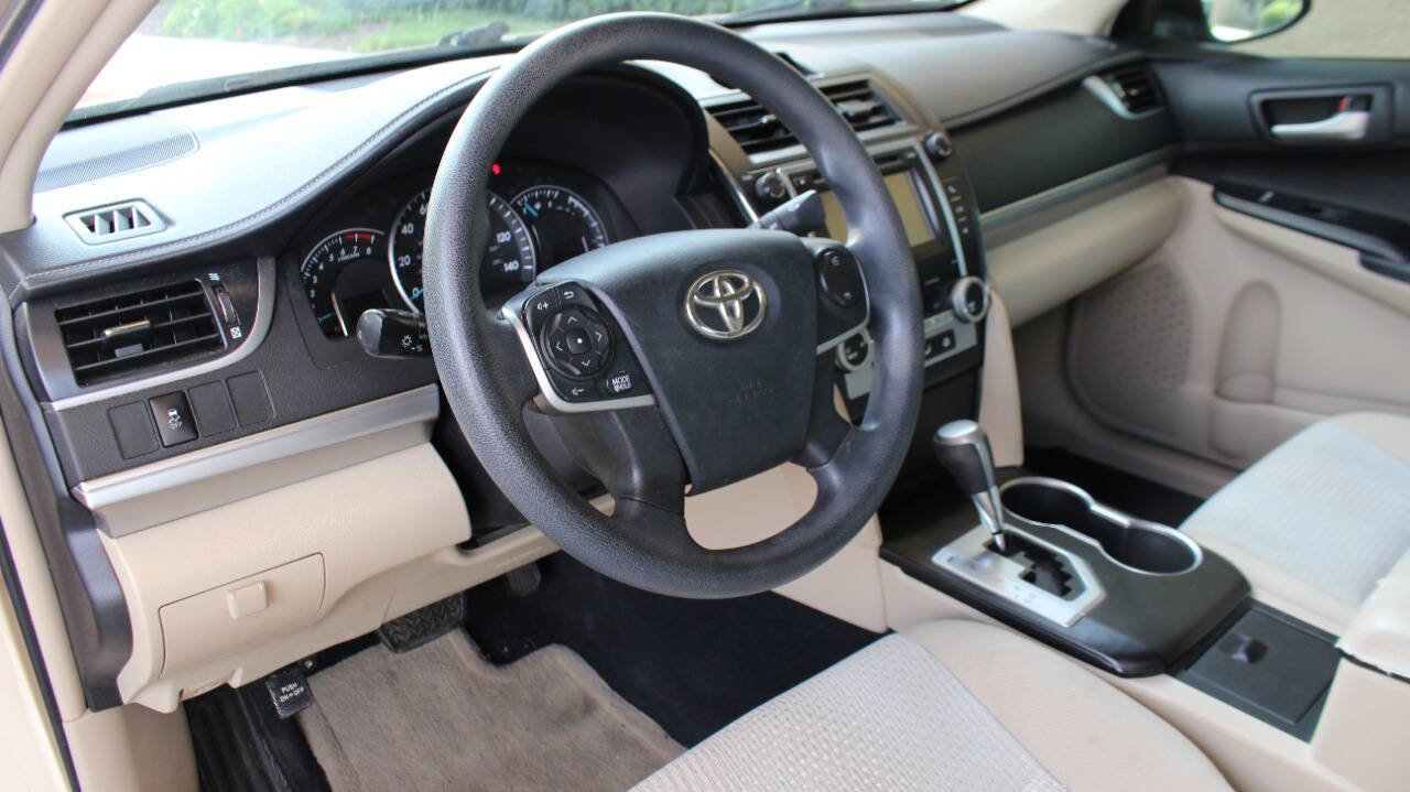 Used 2012 Toyota Camry LE image 35