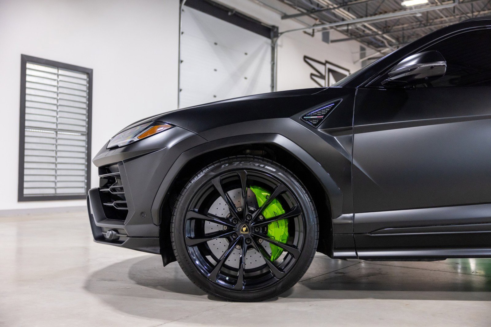 Used 2022 Lamborghini Urus image 18