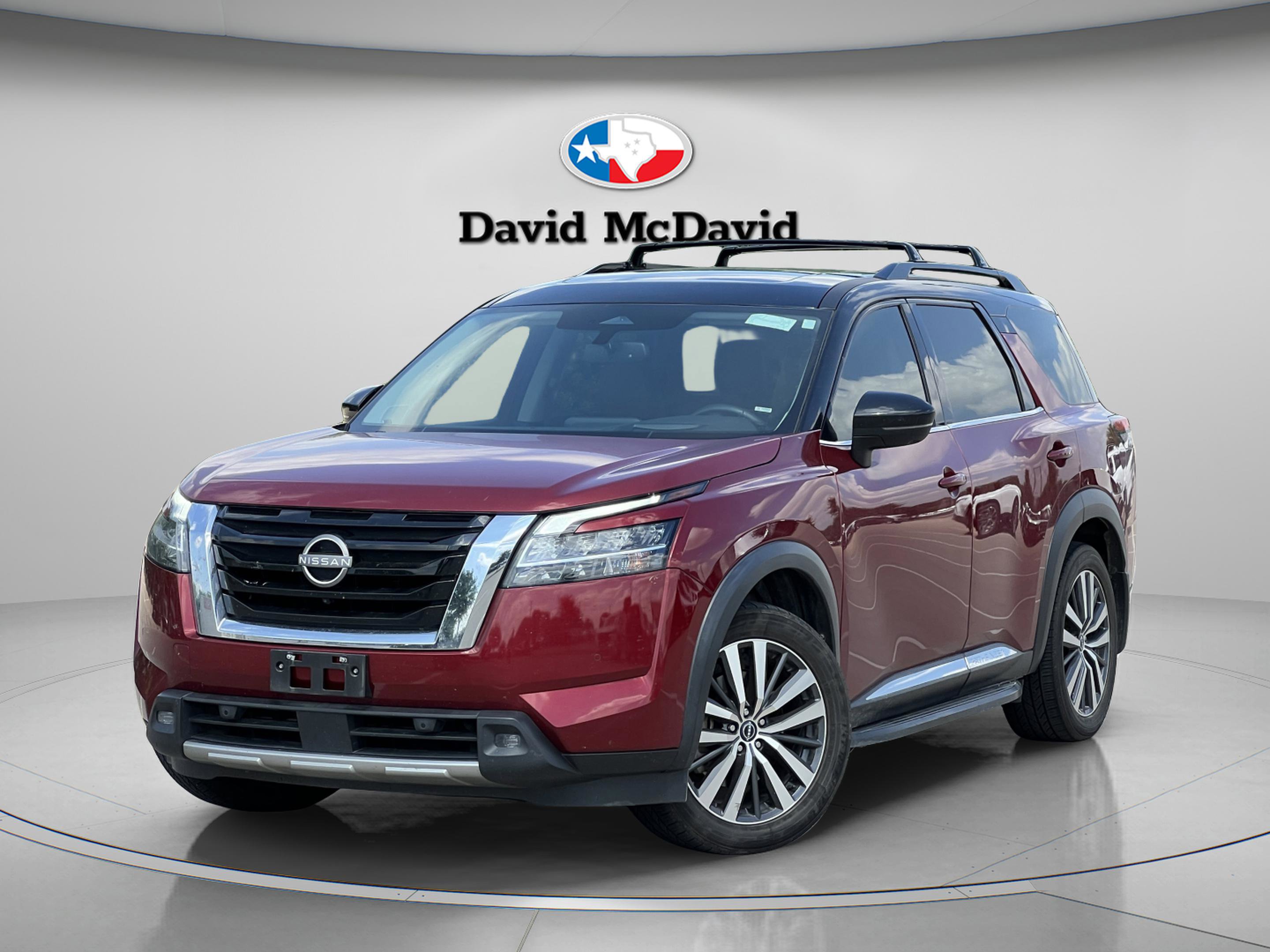 Used 2022 Nissan Pathfinder Platinum w/ Cargo Package FWD image 1