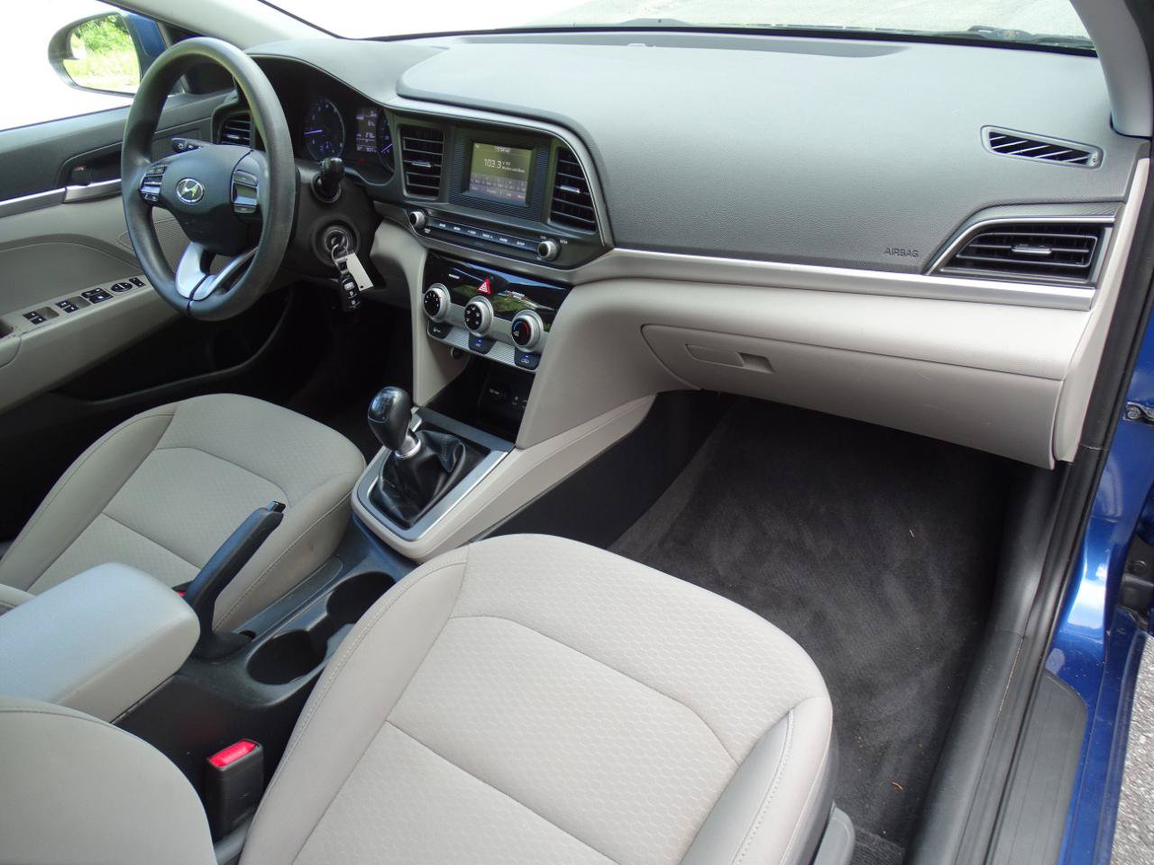Used 2019 Hyundai Elantra SE FWD image 27