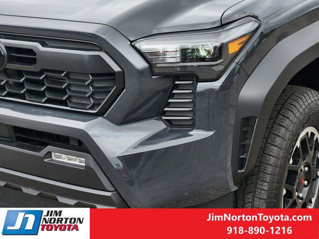 Used 2025 Toyota Tacoma TRD Off-Road image 11