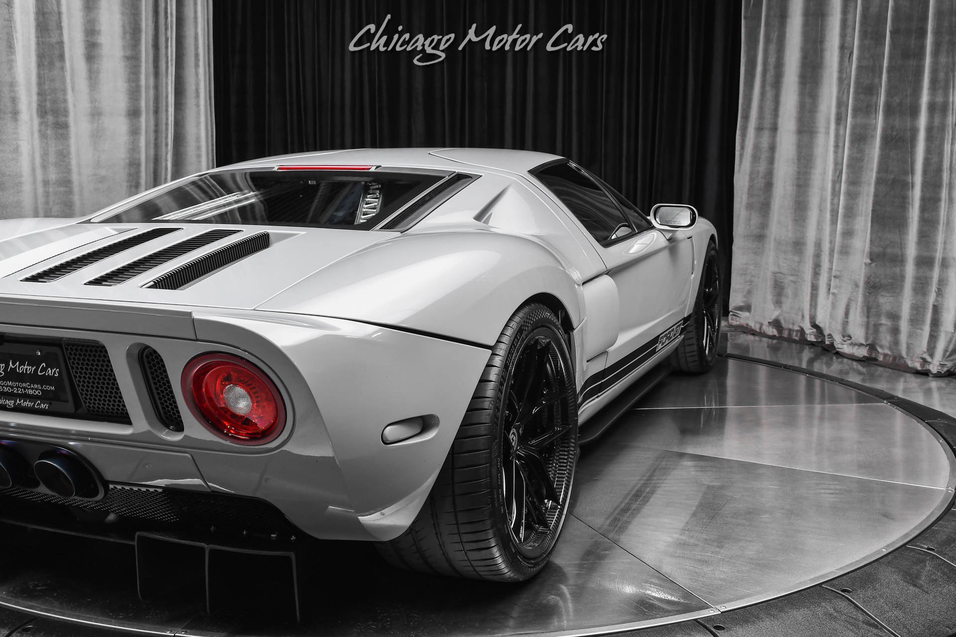 Used 2005 Ford GT RWD image 39