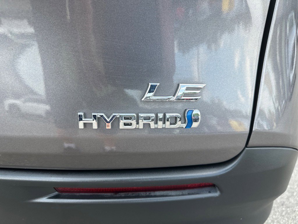 Used 2022 Toyota Sienna LE image 9