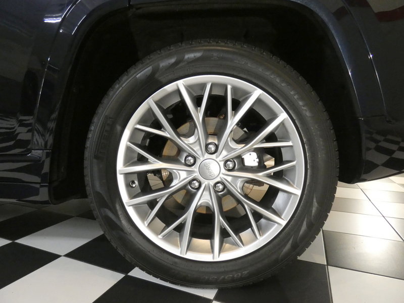 Used 2024 Jeep Grand Cherokee Summit w/ Luxury Tech Group V image 7