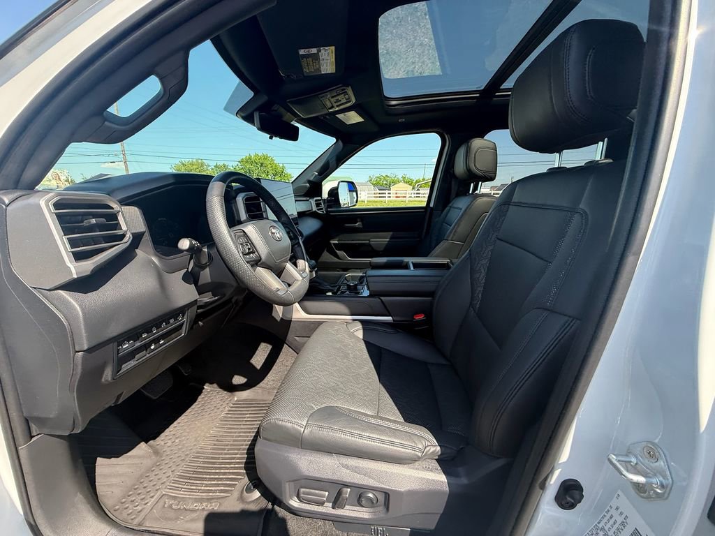 Used 2025 Toyota Tundra Limited AWD/4WD image 12
