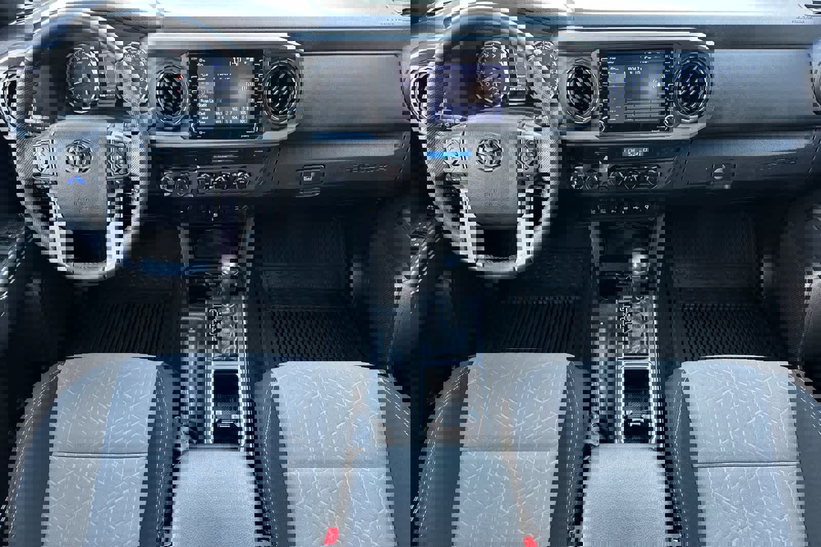 Used 2022 Toyota Tacoma TRD Off-Road image 3