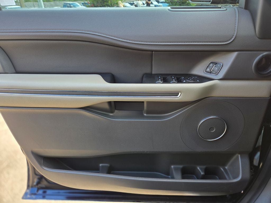 Used 2021 Ford Expedition XLT RWD image 31