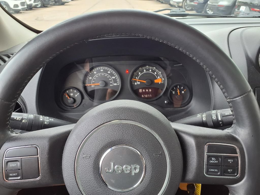 Used 2014 Jeep Patriot Latitude w/ Sun/Sound Group AWD/4WD image 16