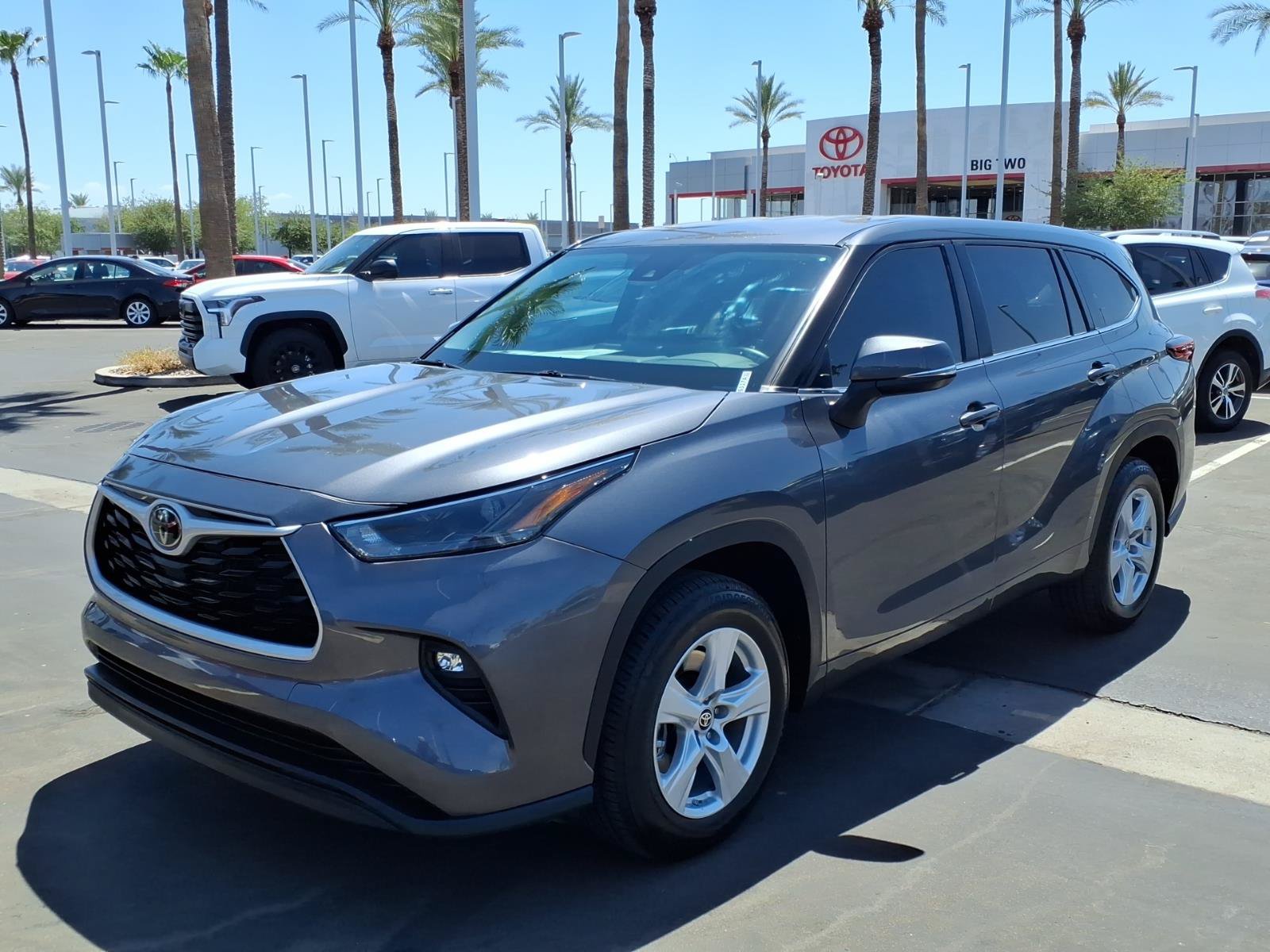 Used 2023 Toyota Highlander LE FWD image 8