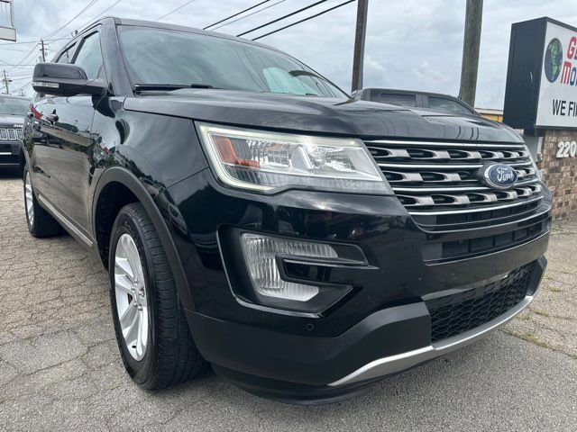 Used 2017 Ford Explorer XLT w/ Equipment Group 202A image 7