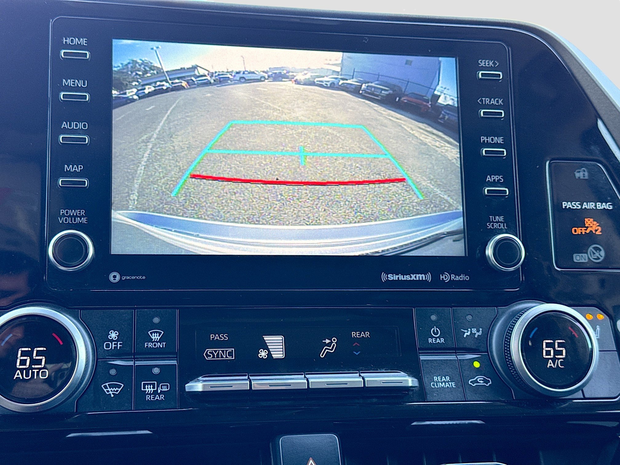 Used 2020 Toyota Highlander XLE image 35