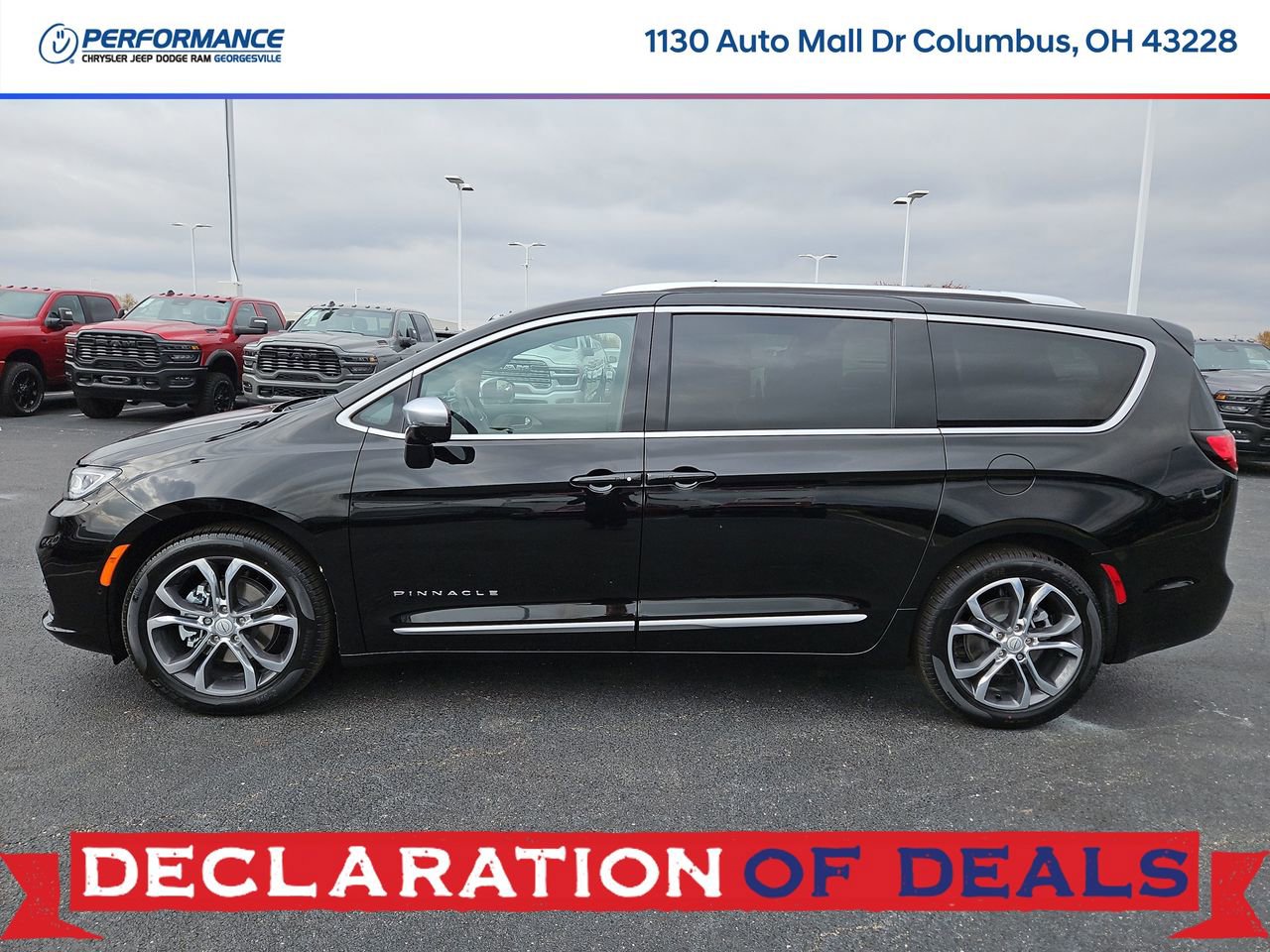 New 2026 Chrysler Pacifica Pinnacle w/ Trailer Tow Group FWD image 4