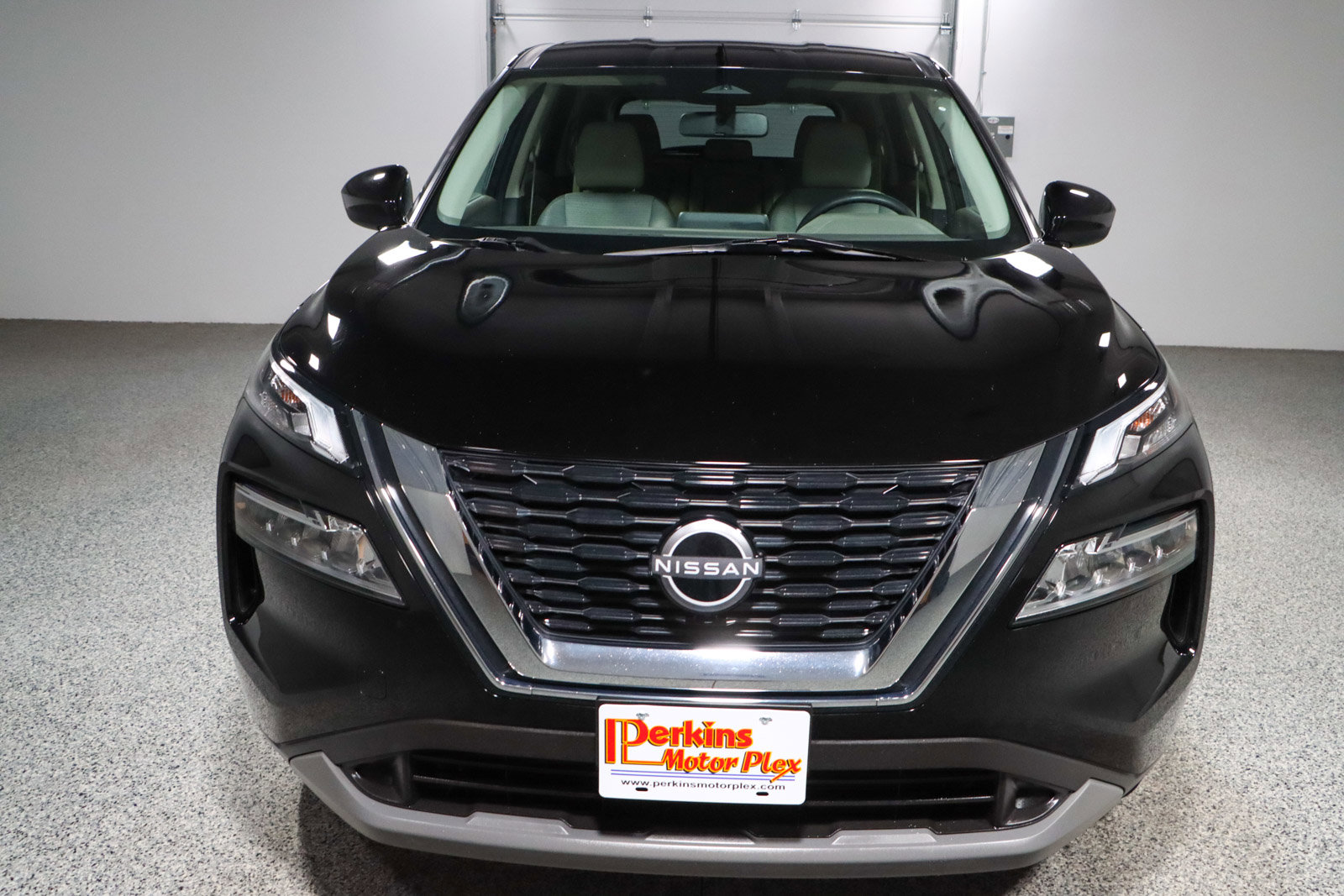 Used 2023 Nissan Rogue SV image 4