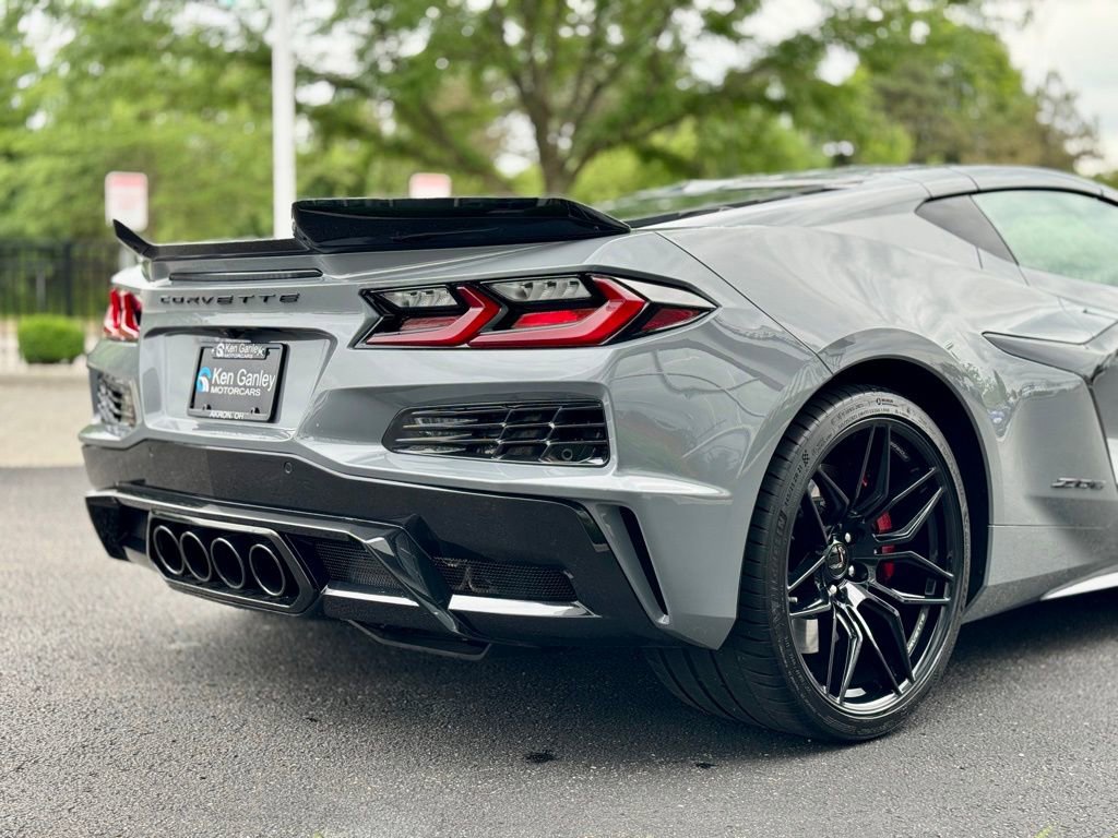 Used 2025 Chevrolet Corvette Z06 w/ Battery Protection Package image 22