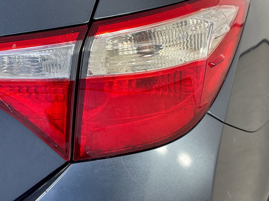 Used 2016 Toyota Corolla LE FWD image 28