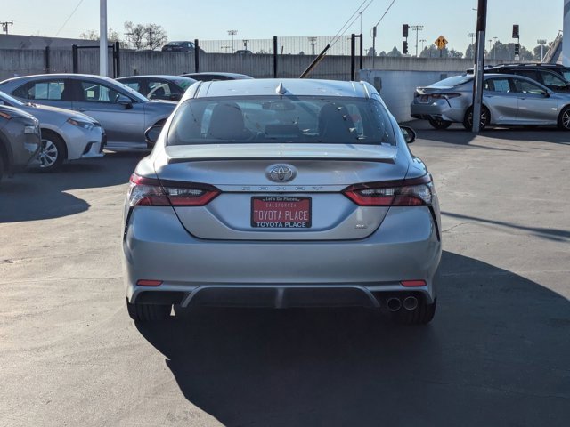 Used 2022 Toyota Camry SE image 9