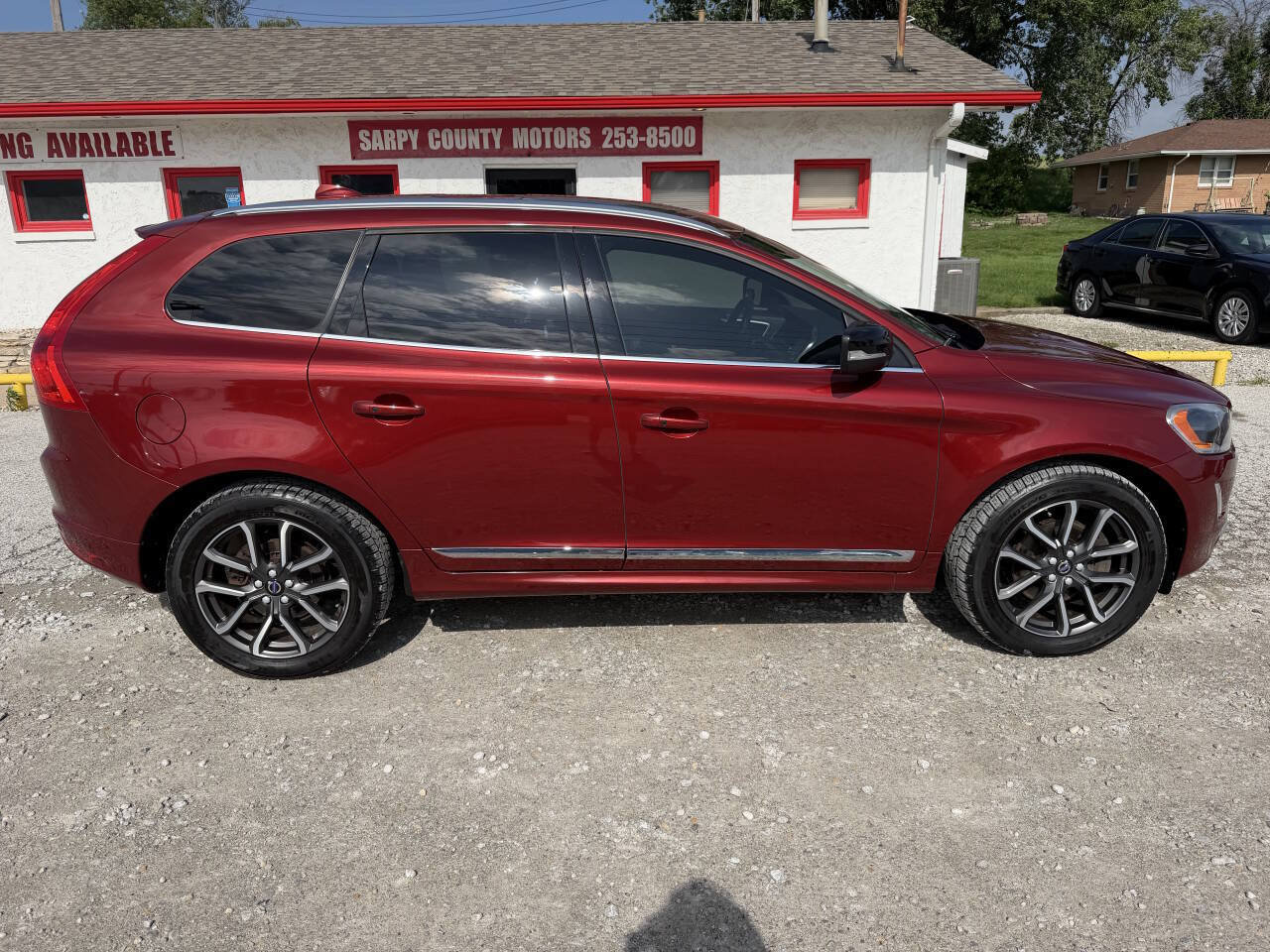 Used 2017 Volvo XC60 T6 Dynamic w/ Climate Package AWD/4WD image 2