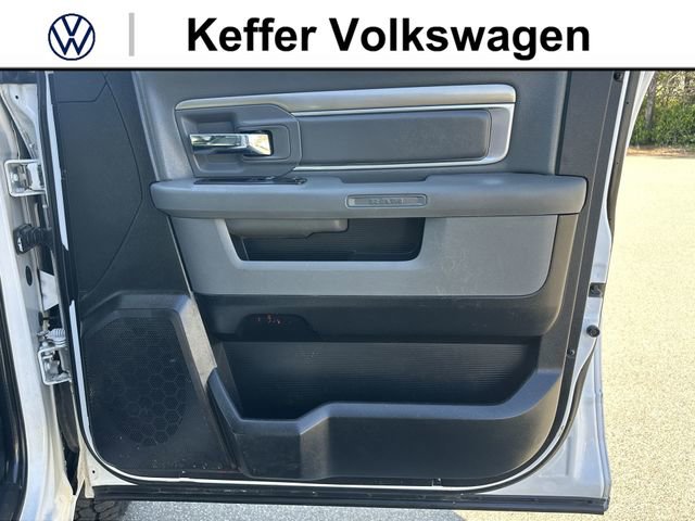 Used 2018 RAM 1500 Classic SLT w/ Protection Group AWD/4WD image 28
