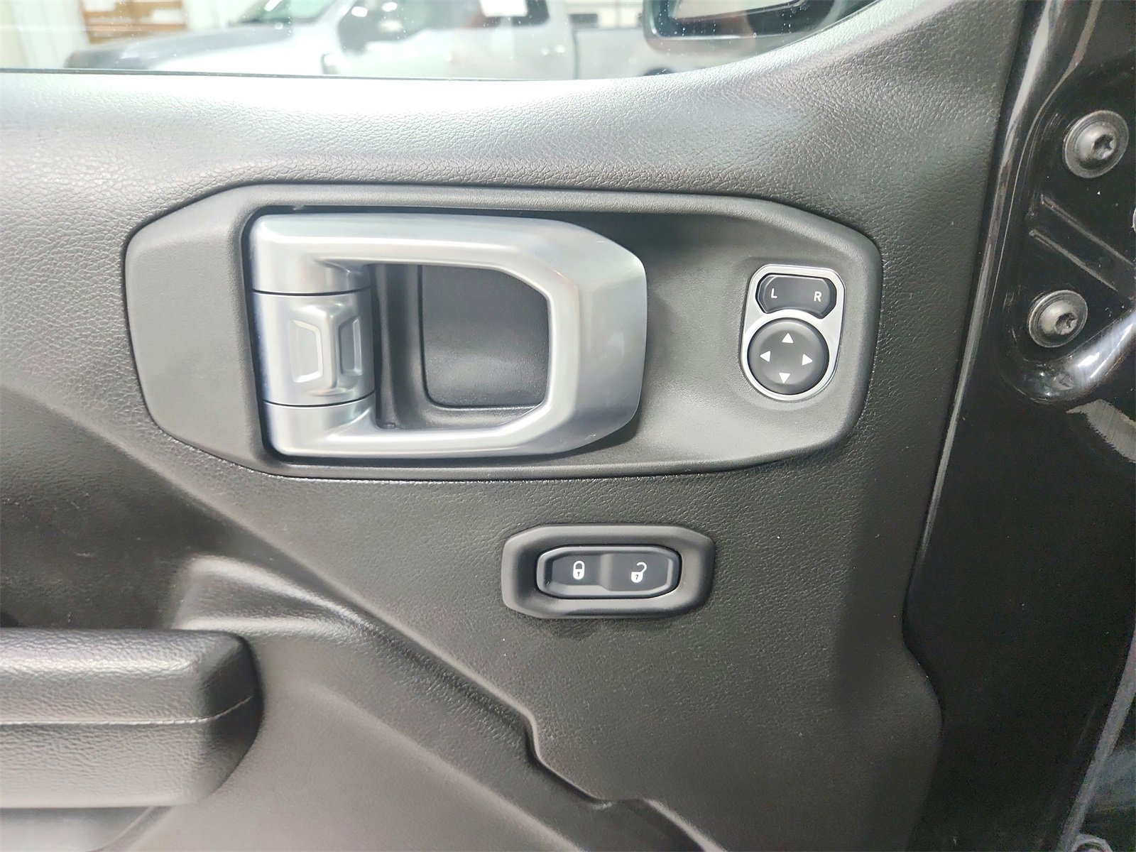 Used 2022 Jeep Gladiator Sport image 30