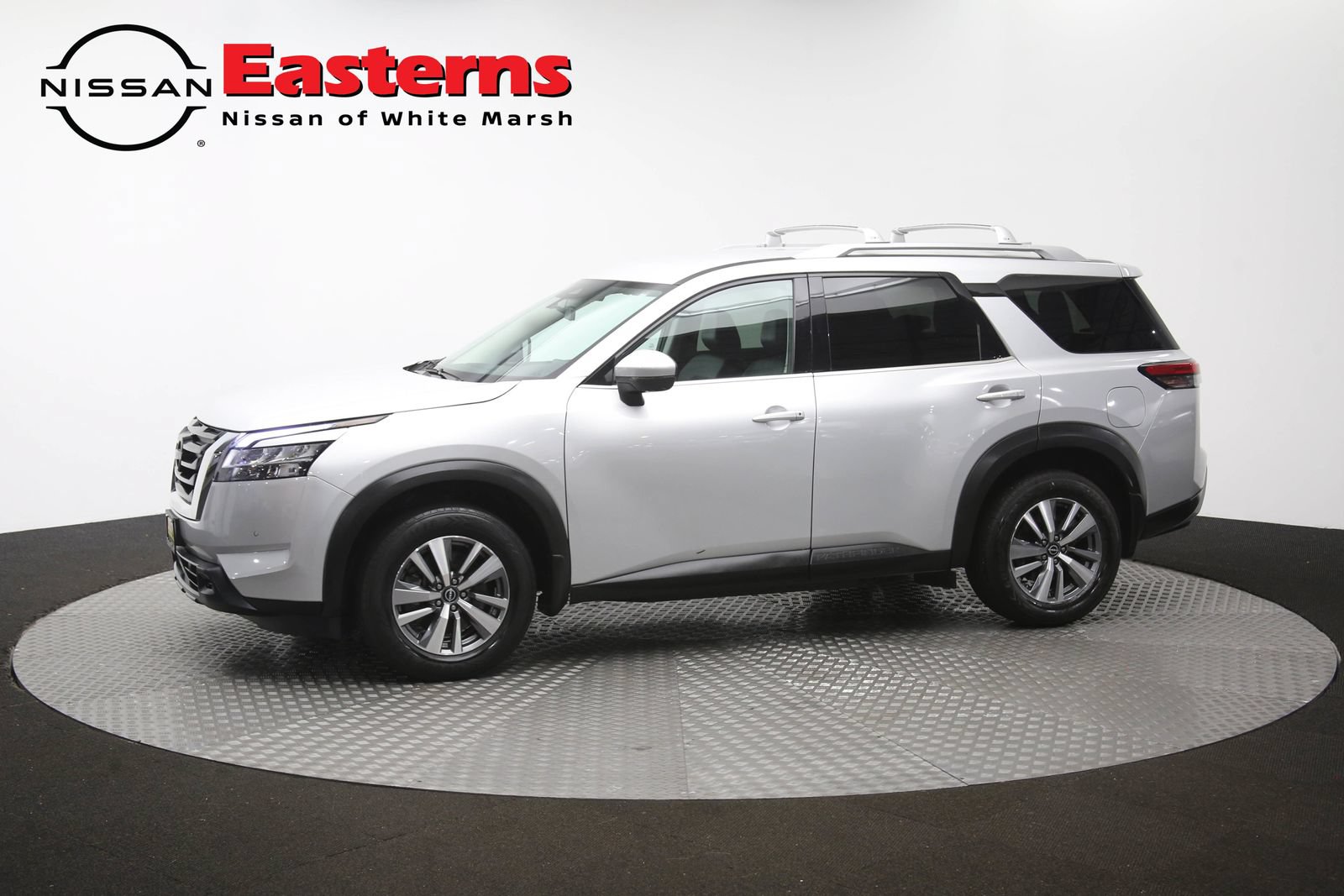 Used 2023 Nissan Pathfinder SL AWD/4WD image 59