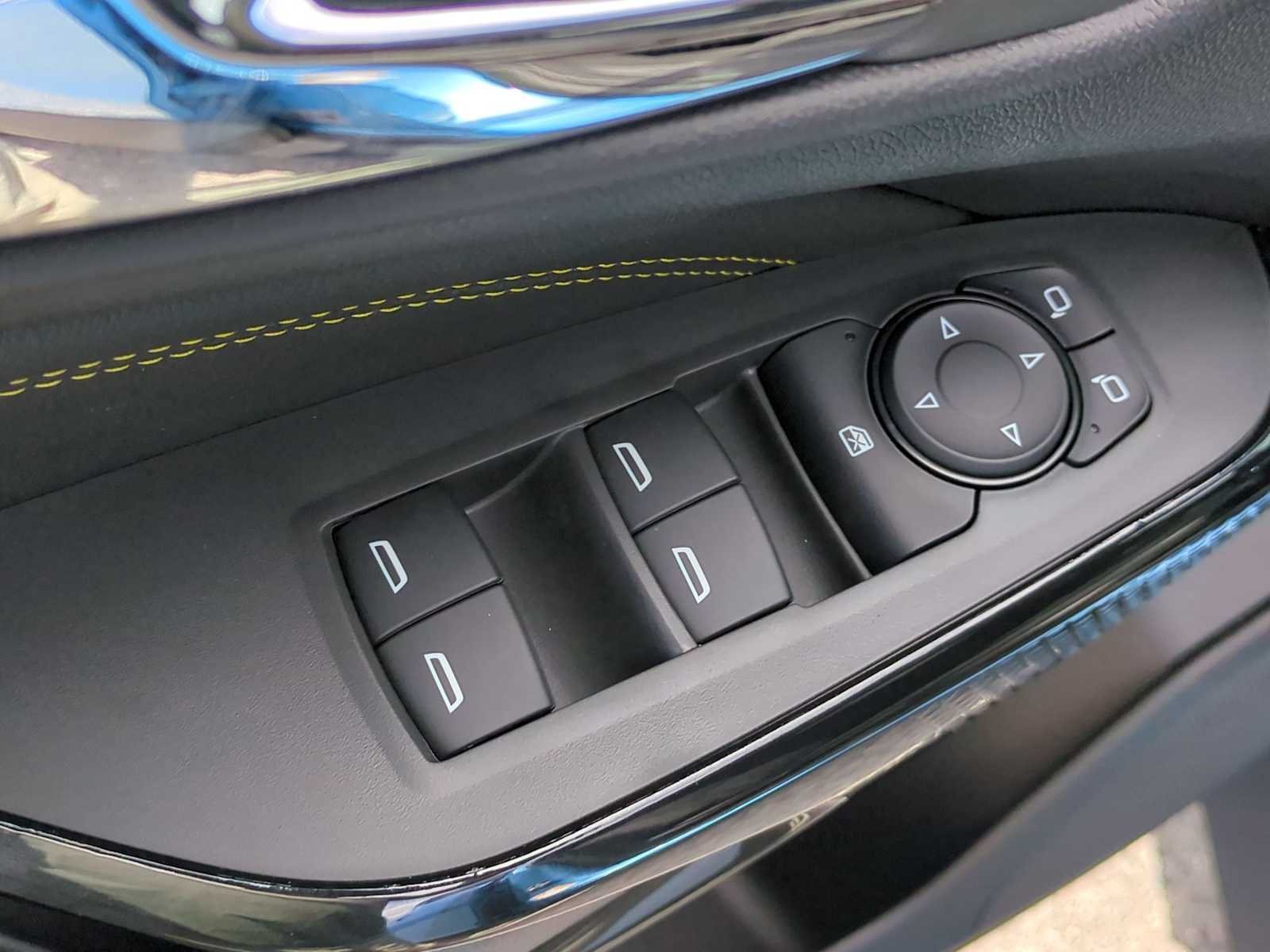 New 2026 Chevrolet Trax LT w/ Midnight Edition FWD image 11
