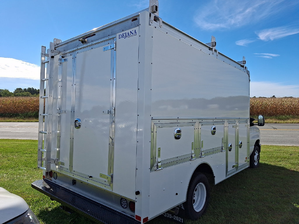 New 2027 Ford E-350 and Econoline 350 Super Duty w/ Power Equipment Group RWD image 4