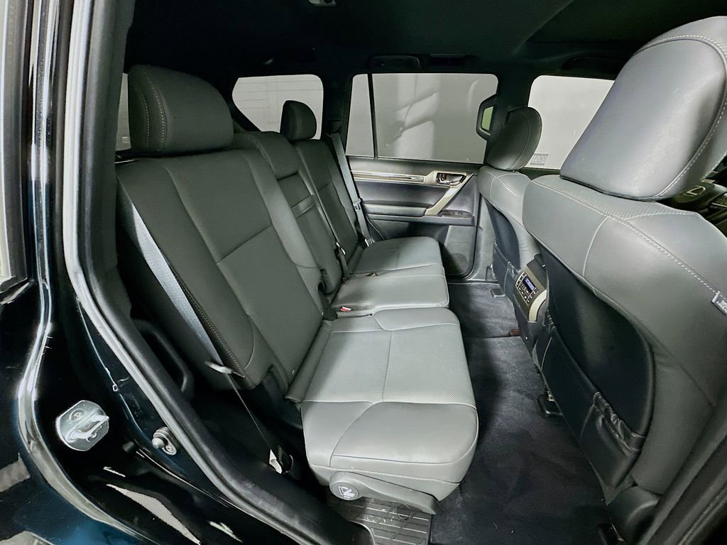 Used 2020 Lexus GX 460 Premium w/ Premium Package image 26