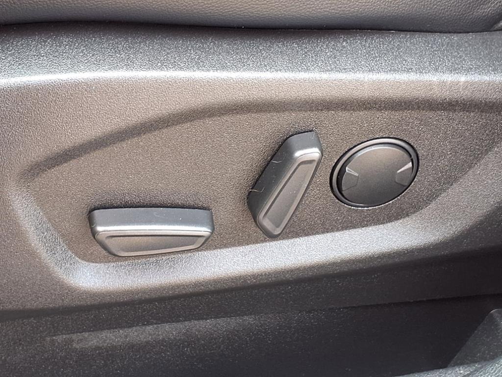 Used 2023 Ford Edge SEL image 12