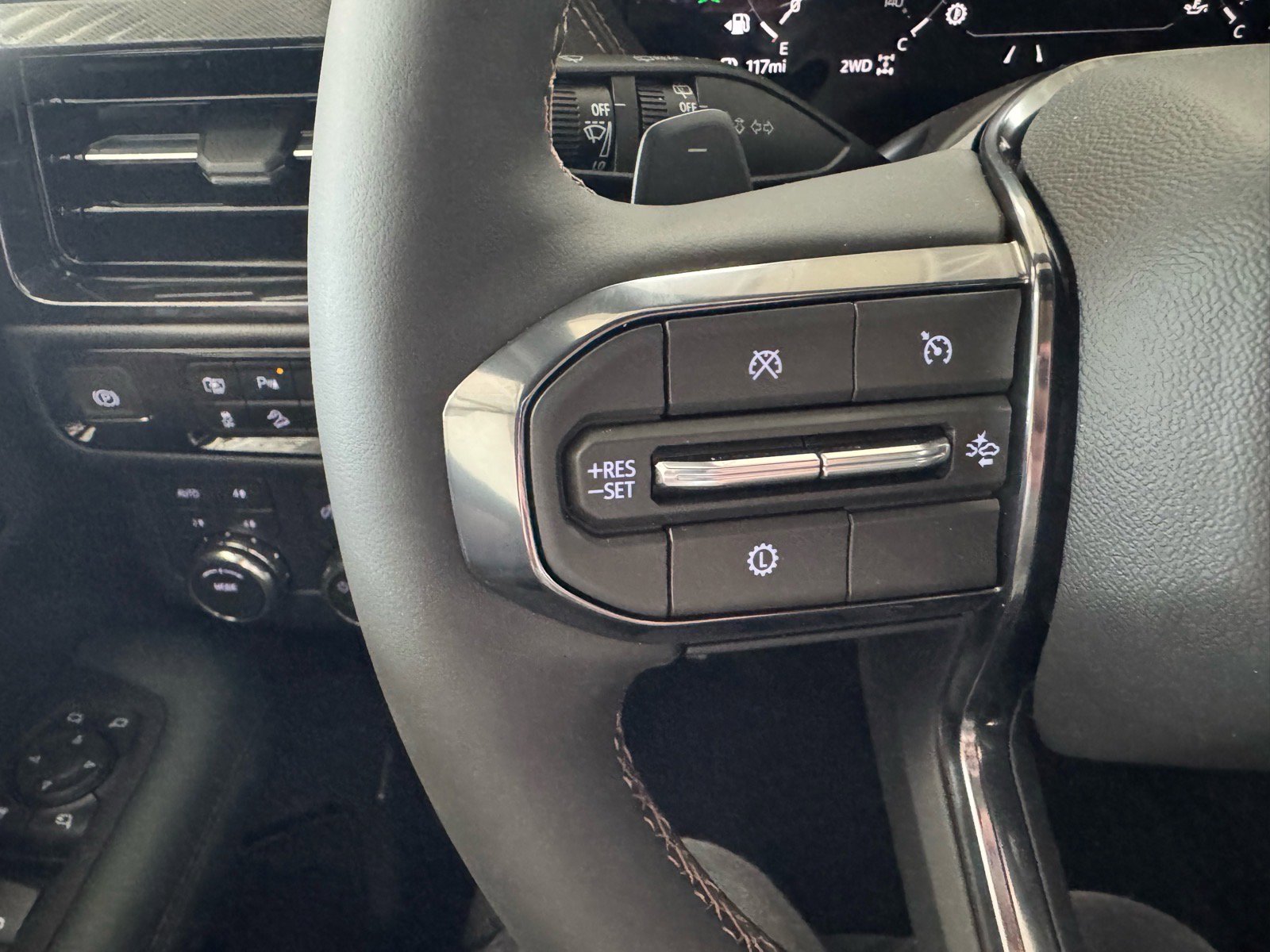 New 2026 GMC Yukon AT4 w/ AT4 Premium Package AWD/4WD image 24