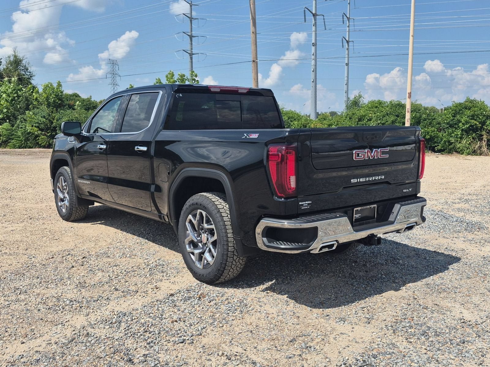 New 2026 GMC Sierra 1500 SLT AWD/4WD image 3