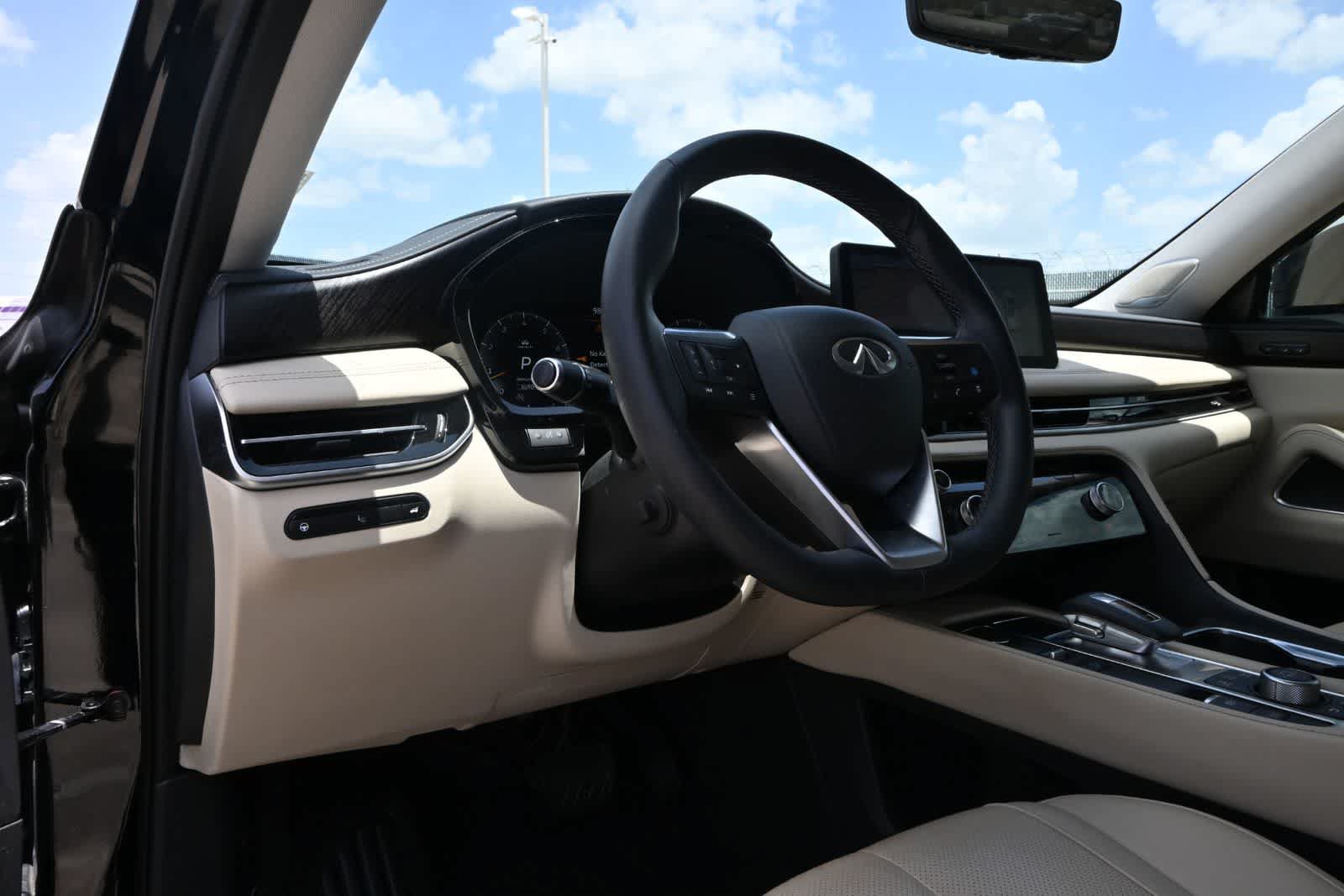 Used 2023 INFINITI QX60 Sensory w/ Vision Package AWD/4WD image 15