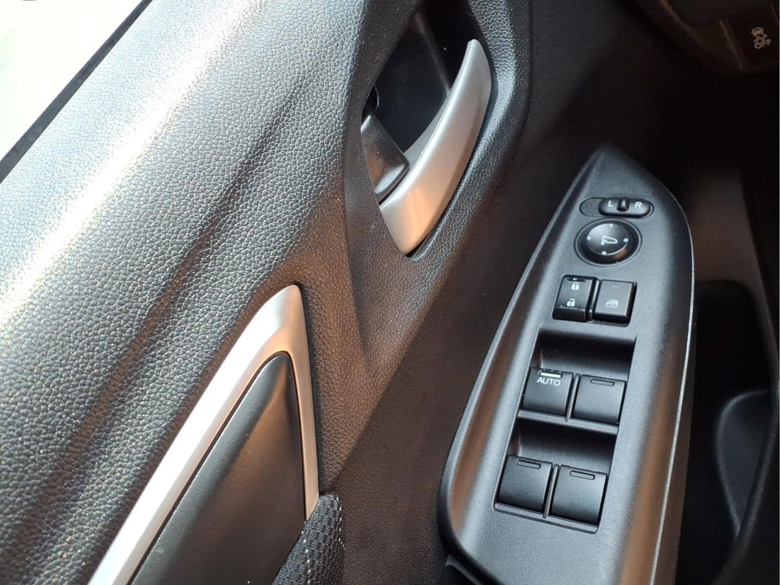 Used 2015 Honda Fit EX image 24