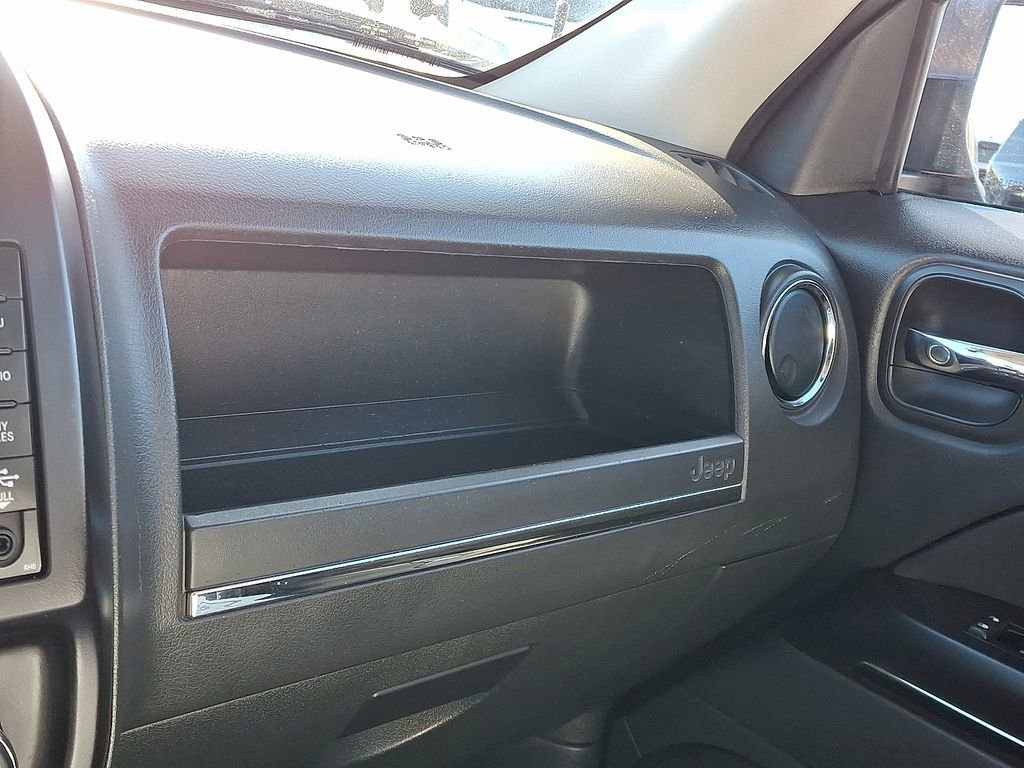 Used 2015 Jeep Patriot Limited w/ Sun/Sound Group image 26