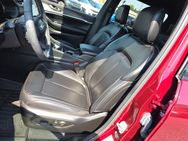 Used 2024 Jeep Grand Cherokee L Limited w/ Black Appearance Package AWD/4WD image 13