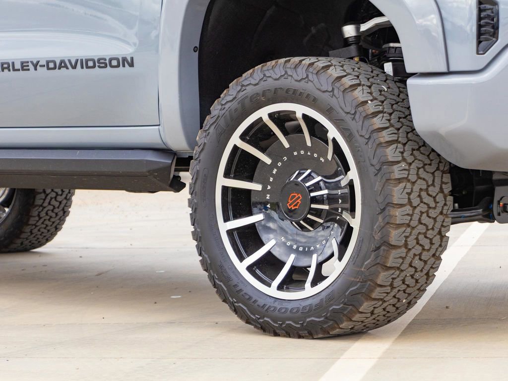 New 2025 GMC Sierra 1500 AT4 w/ AT4 Premium Package AWD/4WD image 2