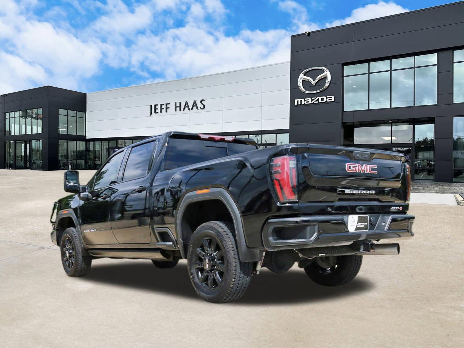 Used 2024 GMC Sierra 2500 AT4 w/ AT4 Premium Plus Package AWD/4WD image 2