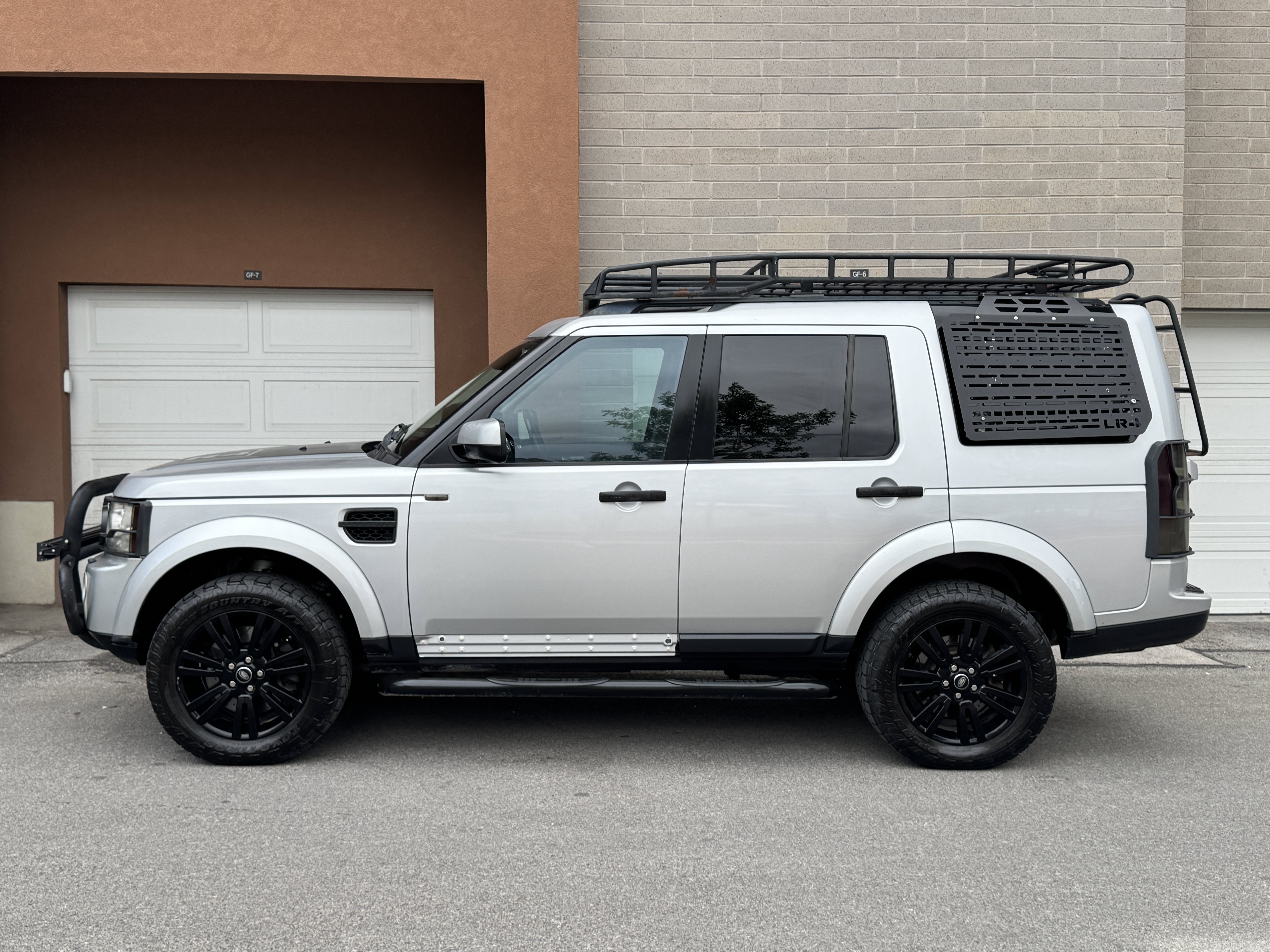 Used 2013 Land Rover LR4 AWD/4WD image 2