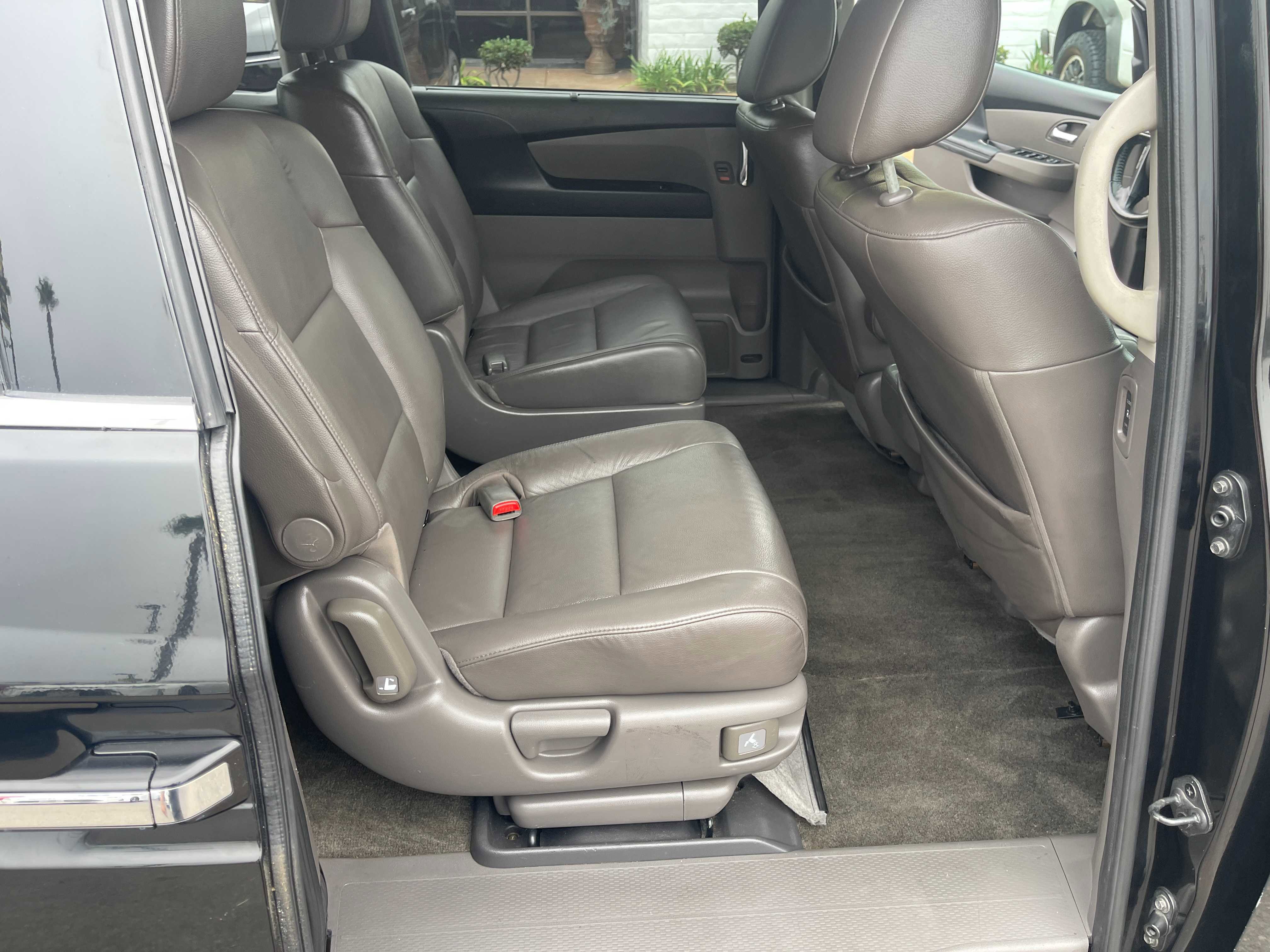 Used 2014 Honda Odyssey Touring Elite image 14
