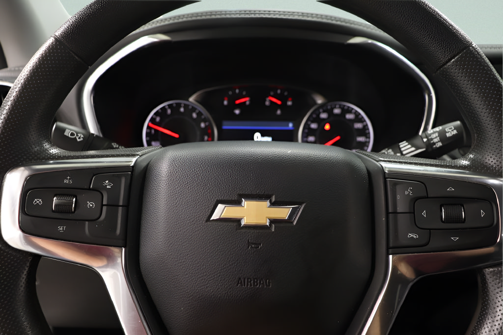 Used 2025 Chevrolet Blazer LT FWD image 12