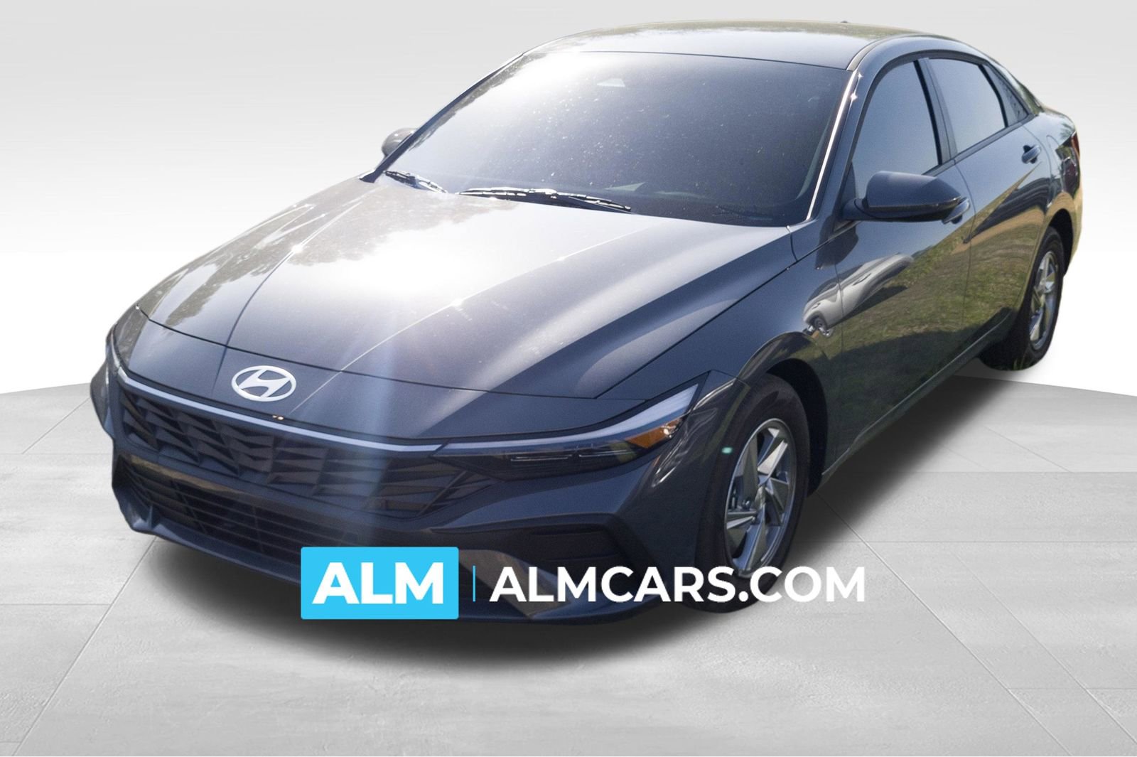 Used 2026 Hyundai Elantra SE image 1