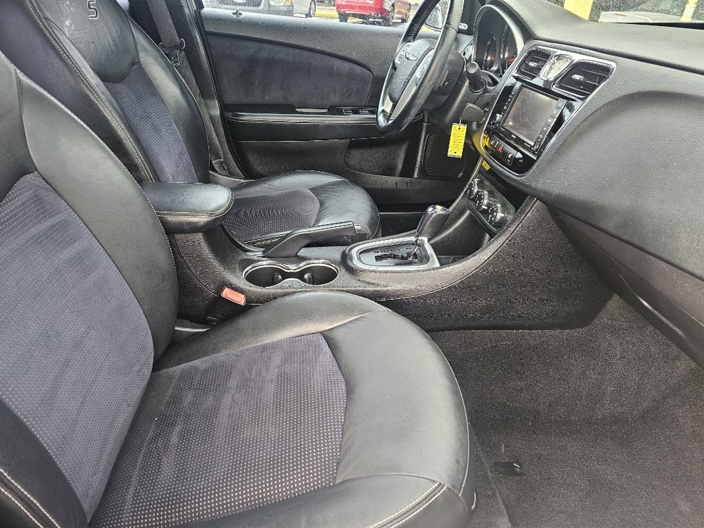 Used 2012 Chrysler 200 S image 42