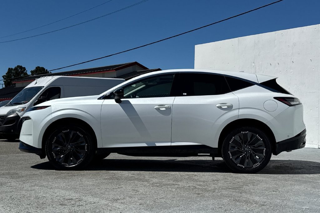 Certified 2025 Nissan Murano Platinum w/ Cargo Package AWD/4WD image 7