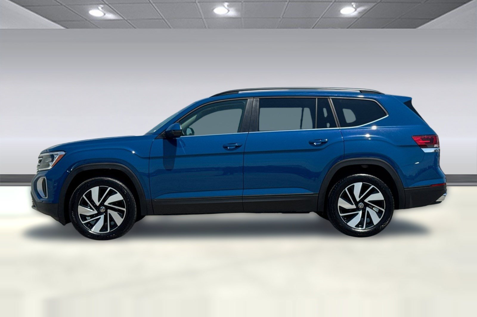 Used 2026 Volkswagen Atlas SE AWD/4WD image 2