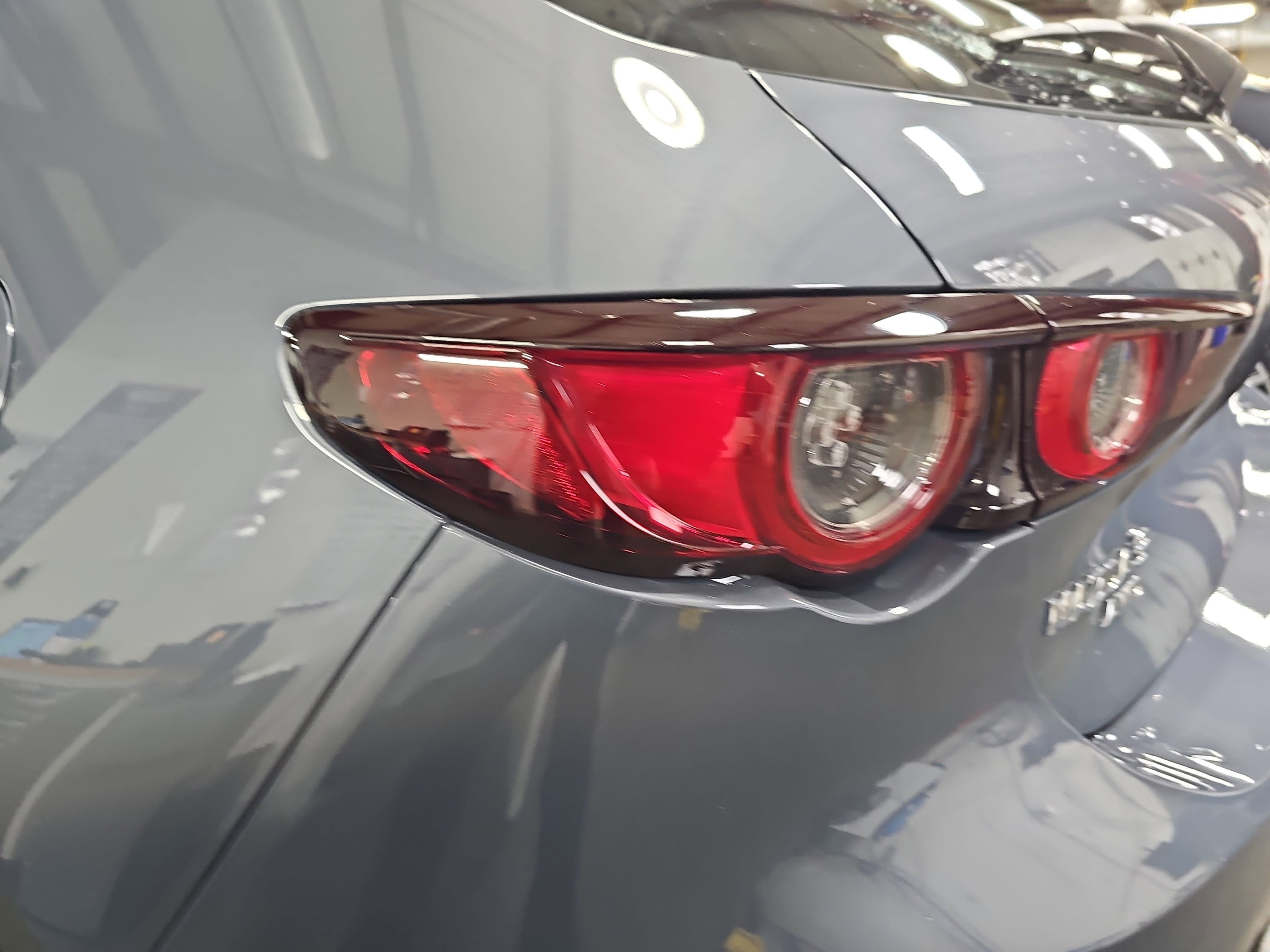 Used 2021 MAZDA MAZDA3 Hatchback w/Premium Plus Pkg image 36