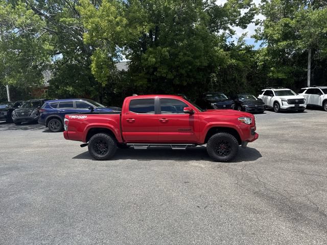 Used 2022 Toyota Tacoma TRD Sport w/ Technology Package AWD/4WD image 4