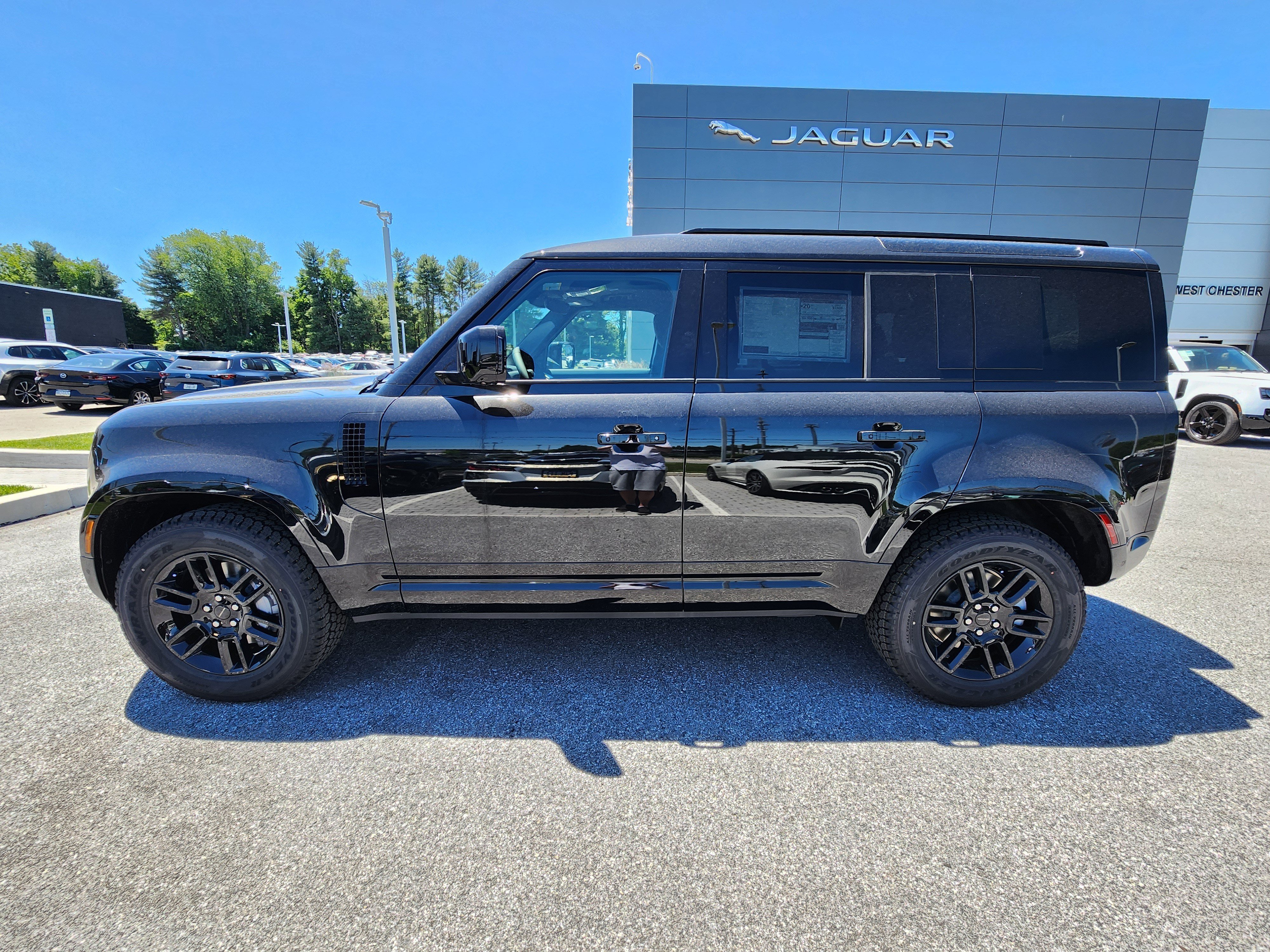 New 2026 Land Rover Defender 110 X-Dynamic SE AWD/4WD image 5